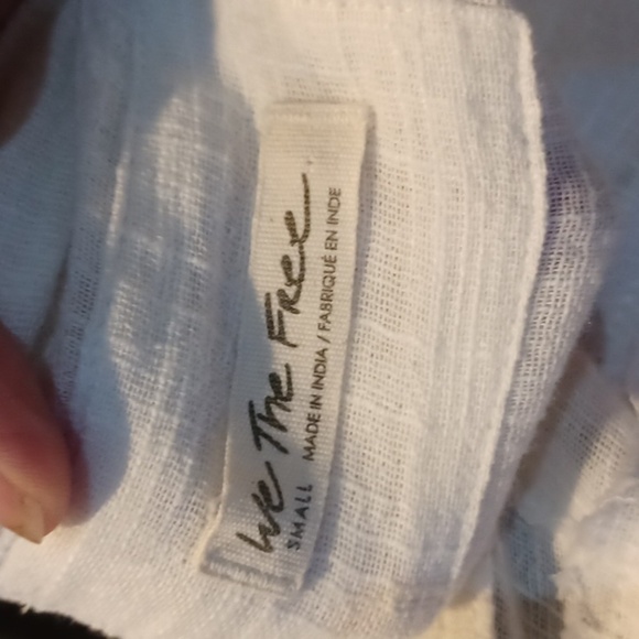 We The Free Free People white button front tunic top, oversized, distressed look - Picture 8 of 10